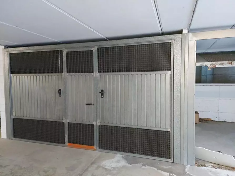 Immagine 12 di Negozio in vendita  in Via Corfù, N. 40 a Cesena