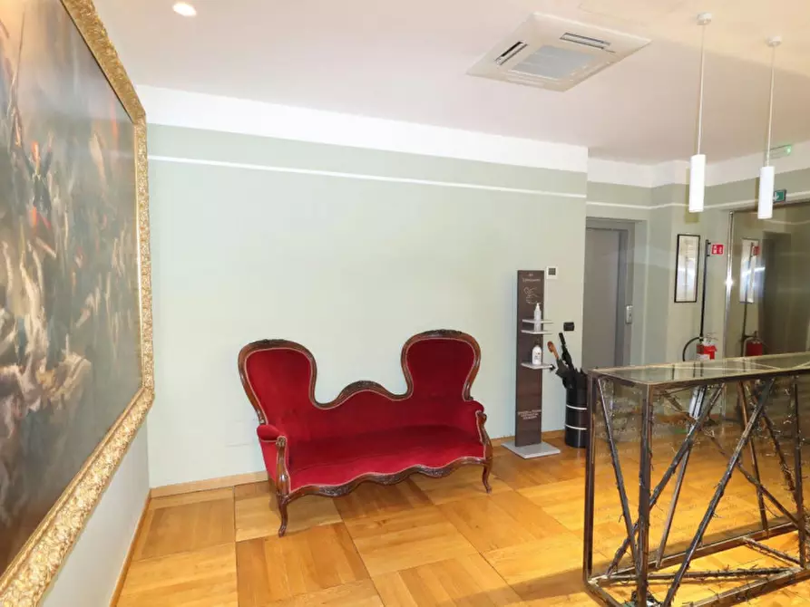 Immagine 3 di Ufficio in vendita  in Via Lungo Serio, 36, 24050 Grassobbio BG, Italia a Grassobbio