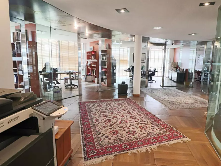 Immagine 4 di Ufficio in vendita  in Via Lungo Serio, 36, 24050 Grassobbio BG, Italia a Grassobbio