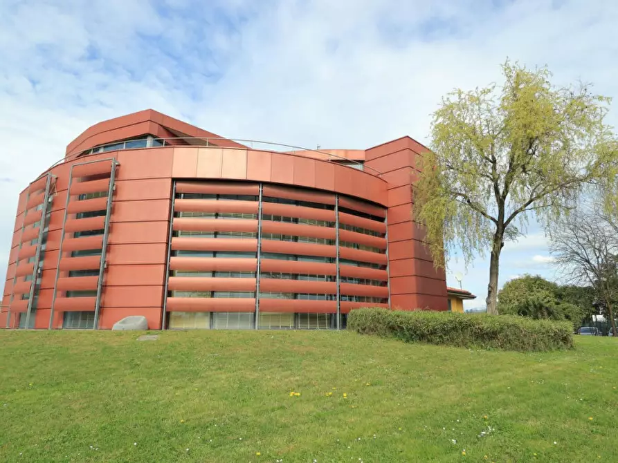 Immagine 1 di Ufficio in vendita  in Via Lungo Serio, 36, 24050 Grassobbio BG, Italia a Grassobbio