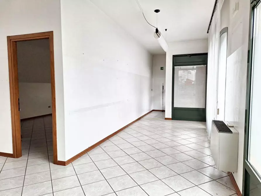 Immagine 4 di Ufficio in vendita  in Viale Venezia Giulia, N. 6 a Cormons