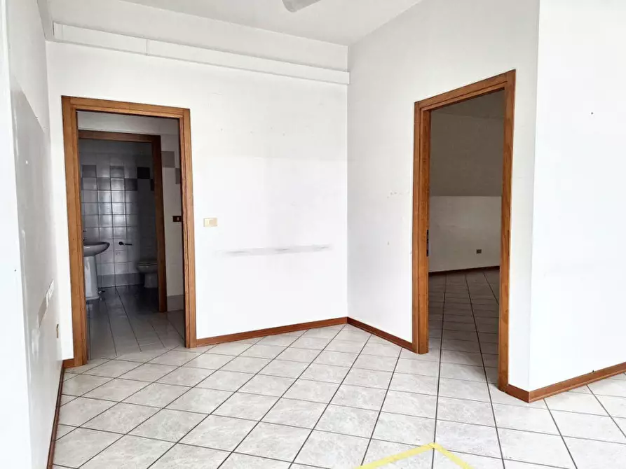 Immagine 5 di Ufficio in vendita  in Viale Venezia Giulia, N. 6 a Cormons