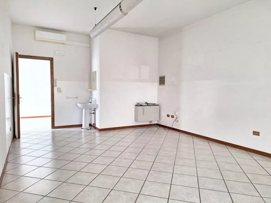 Immagine 7 di Ufficio in vendita  in Viale Venezia Giulia, N. 6 a Cormons