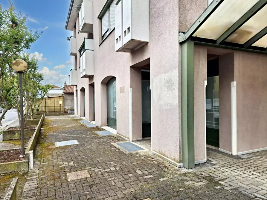 Immagine 14 di Ufficio in vendita  in Viale Venezia Giulia, N. 6 a Cormons