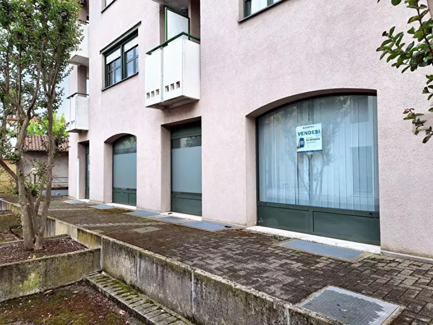 Immagine 16 di Ufficio in vendita  in Viale Venezia Giulia, N. 6 a Cormons