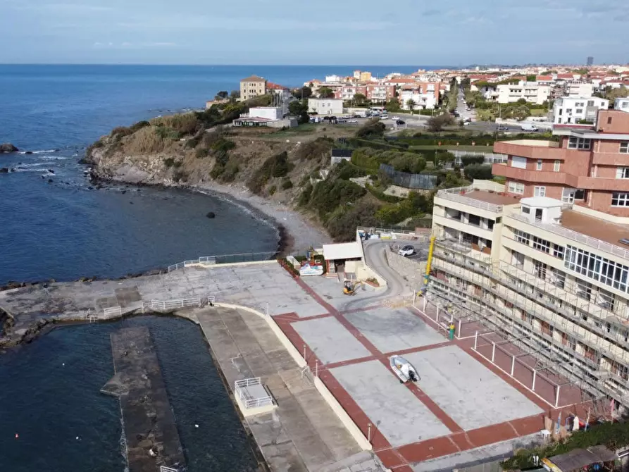 Immagine 8 di Appartamento in vendita  in Via del Littorale, N. 164 a Livorno