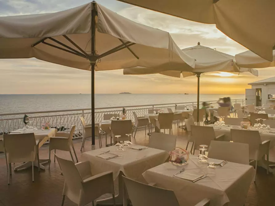 Immagine 11 di Appartamento in vendita  in Via del Littorale, N. 164 a Livorno