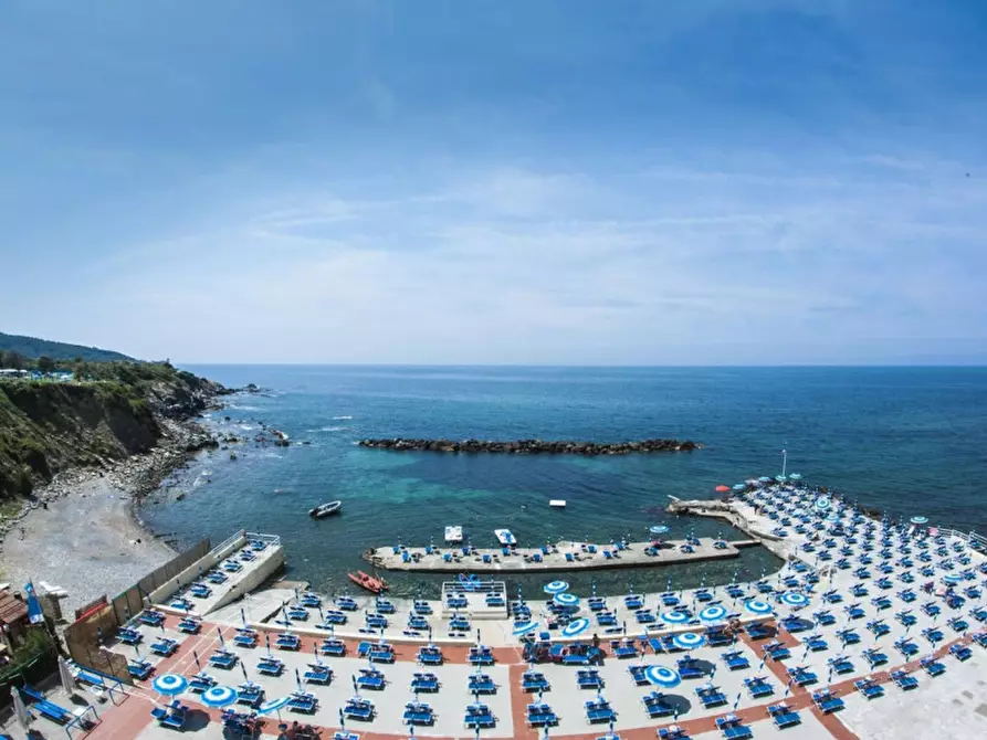 Immagine 13 di Appartamento in vendita  in Via del Littorale, N. 164 a Livorno