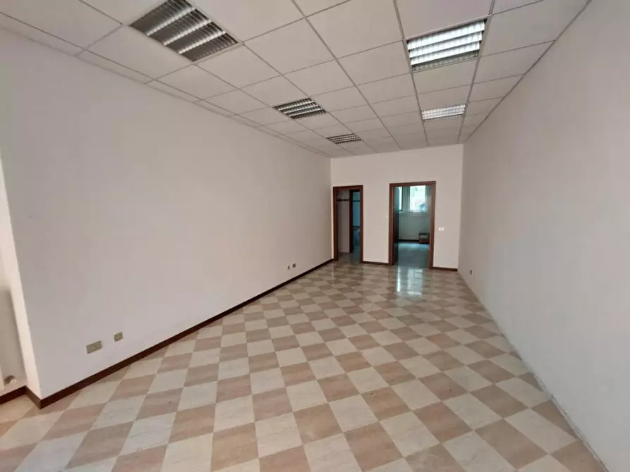 Immagine 3 di Negozio in vendita  in Piazza Pezzana, 43036 Fidenza PR, Italia a Fidenza