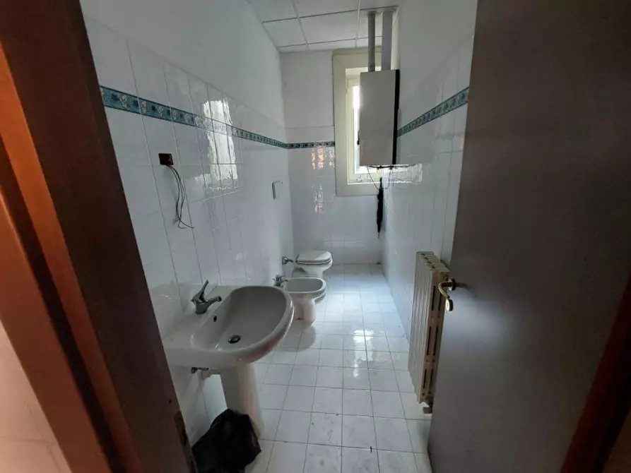 Immagine 8 di Negozio in vendita  in Piazza Pezzana, 43036 Fidenza PR, Italia a Fidenza