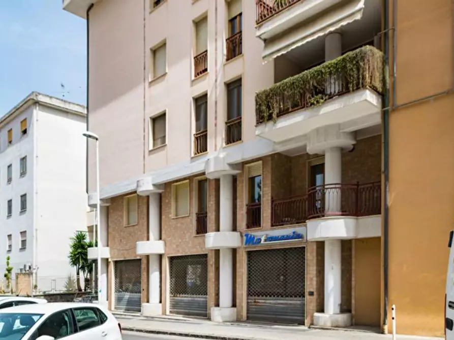 Immagine 5 di Negozio in vendita  in Via Quattro Novembre, N. 24 a Sassari