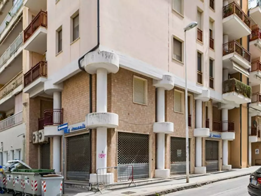 Immagine 6 di Negozio in vendita  in Via Quattro Novembre, N. 24 a Sassari