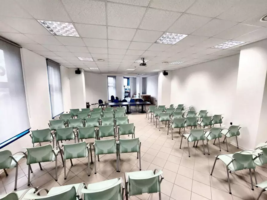 Immagine 12 di Ufficio in vendita  in Via Coppalati, N. 10 a Piacenza