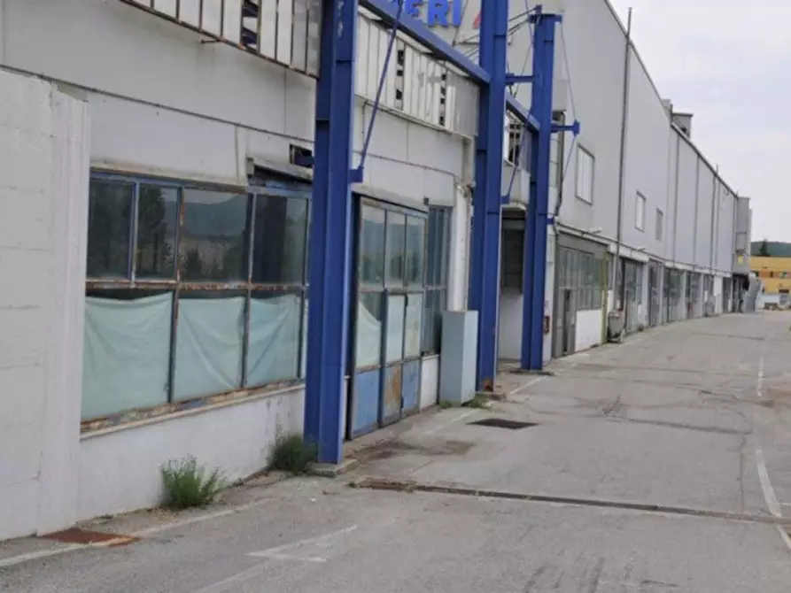 Immagine 10 di Attività commerciale in vendita  in Via Zona Industriale, N. snc a Tito
