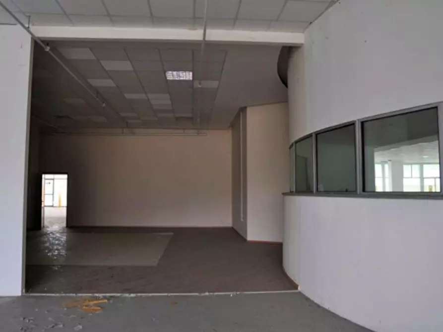 Immagine 11 di Attività commerciale in vendita  in Via Zona Industriale, N. snc a Tito
