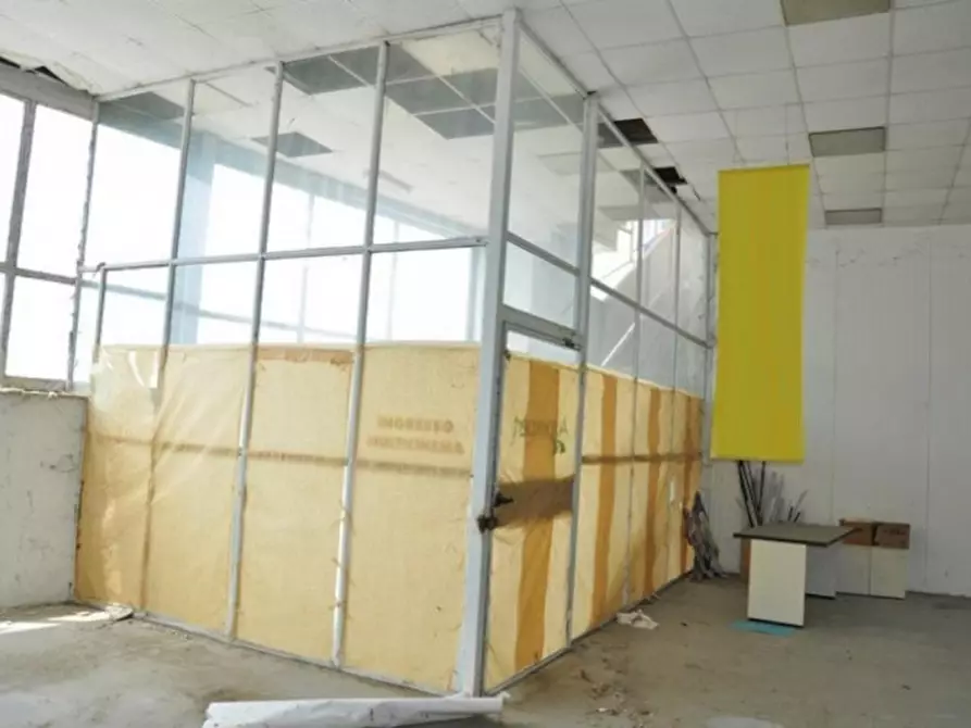 Immagine 17 di Attività commerciale in vendita  in Via Zona Industriale, N. snc a Tito