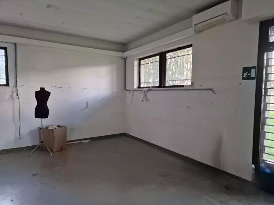 Immagine 10 di Capannone industriale in vendita  in Via Ottorino Respighi, N. 6 a Scandicci