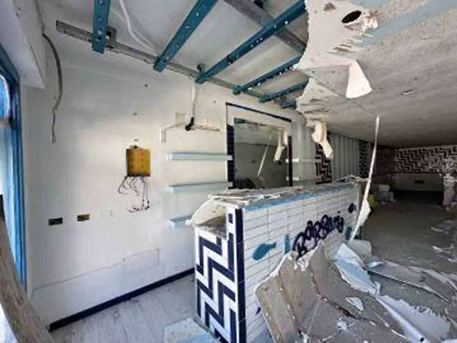 Immagine 11 di Negozio in vendita  in Località porto - Il Chiosco n° 5, N. snc a Santa Teresa Gallura