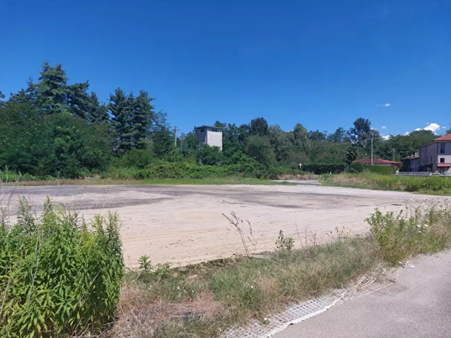 Immagine 10 di Terreno in vendita  in Zona produttiva a Fontaneto D'agogna