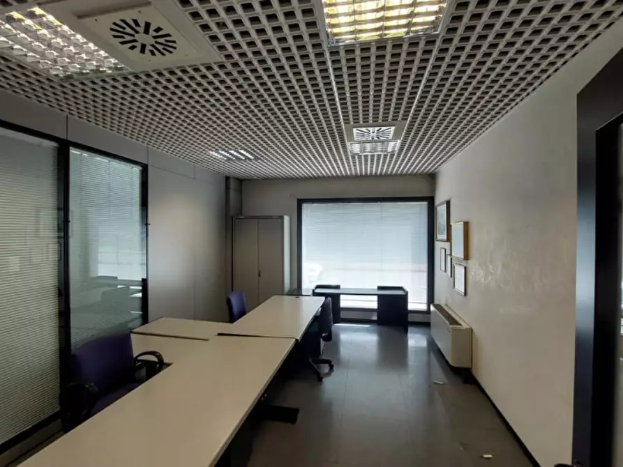 Immagine 4 di Ufficio in vendita  in Piazzale Tomaso Barbieri, 29, 43125 Parma PR, Italia a Parma