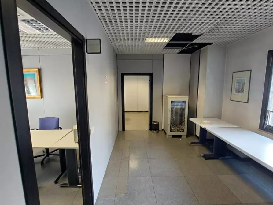 Immagine 10 di Ufficio in vendita  in Piazzale Tomaso Barbieri, 29, 43125 Parma PR, Italia a Parma