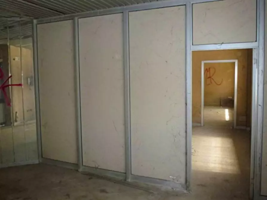Immagine 6 di Ufficio in vendita  in Via Furio Camillo, N. 15 a Ardea