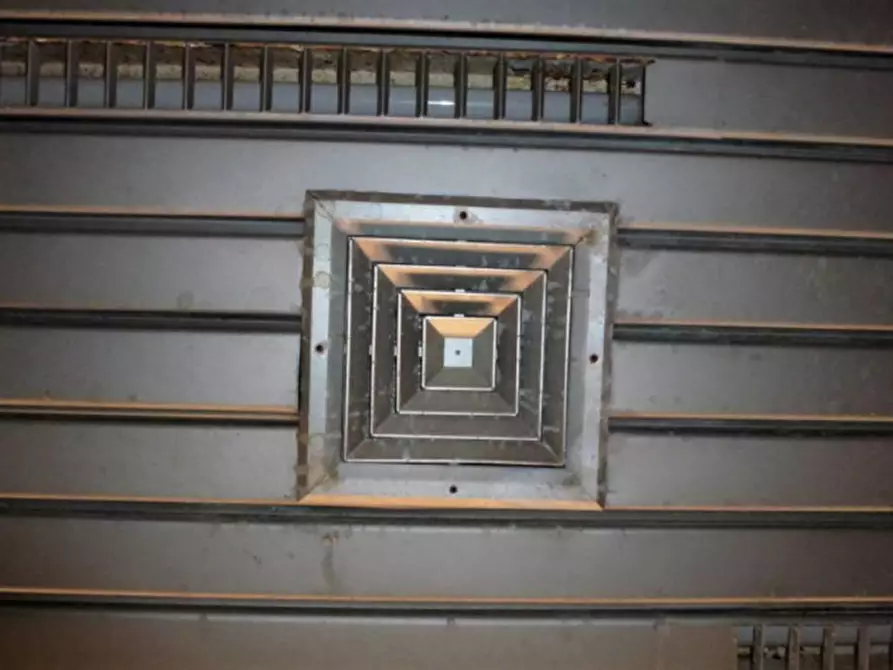 Immagine 13 di Ufficio in vendita  in Via Furio Camillo, N. 15 a Ardea