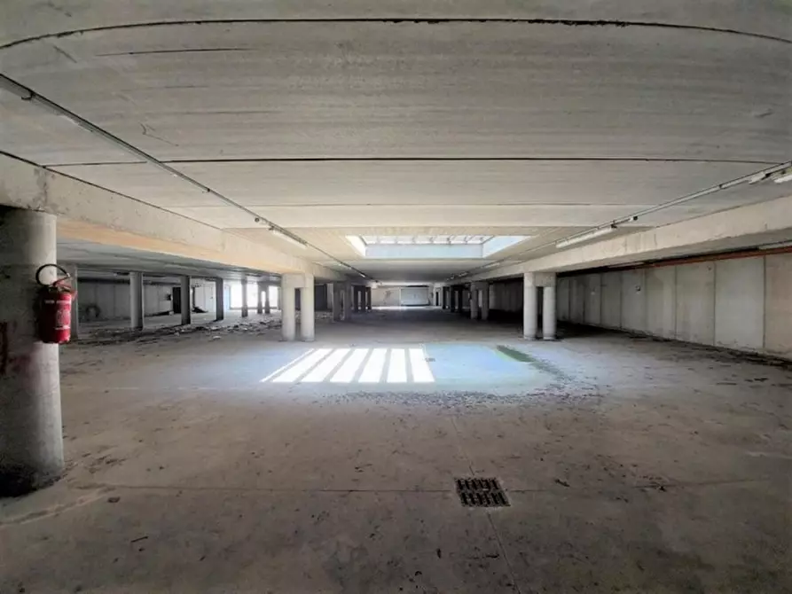 Immagine 7 di Posto auto in vendita  in Corso Trieste, N. 27 a Novara