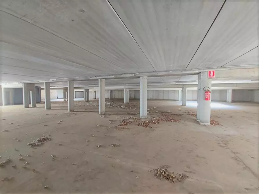 Immagine 9 di Posto auto in vendita  in Corso Trieste, N. 27 a Novara