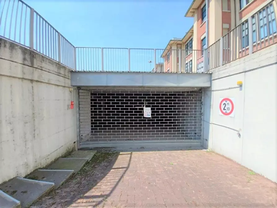 Immagine 15 di Posto auto in vendita  in Corso Trieste, N. 27 a Novara