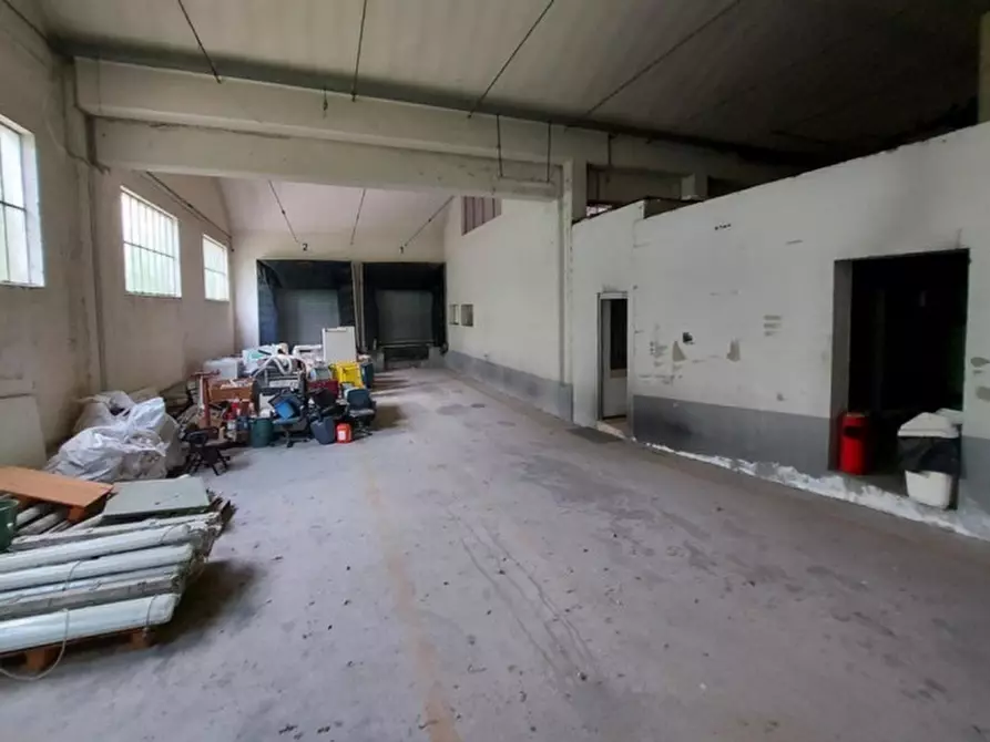 Immagine 16 di Capannone industriale in vendita  in Via Salvatoizza, N. 5-7-9 a Gaiarine