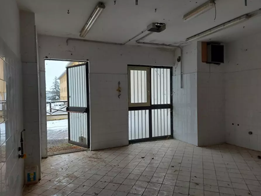 Immagine 11 di Attività commerciale in vendita  in Via  Cesare e Luigi Agretti, N. 11 a Monte Castello Di Vibio