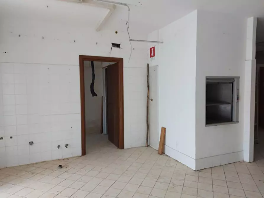 Immagine 12 di Attività commerciale in vendita  in Via  Cesare e Luigi Agretti, N. 11 a Monte Castello Di Vibio