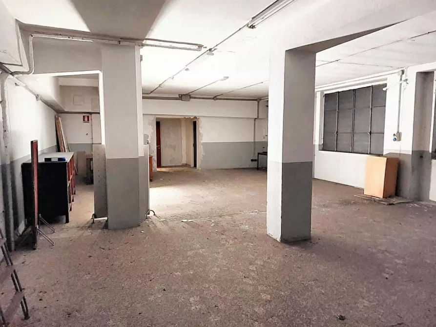 Immagine 9 di Ufficio in vendita  in Piazza Giovanni XXIII, N. 9 a Gallarate