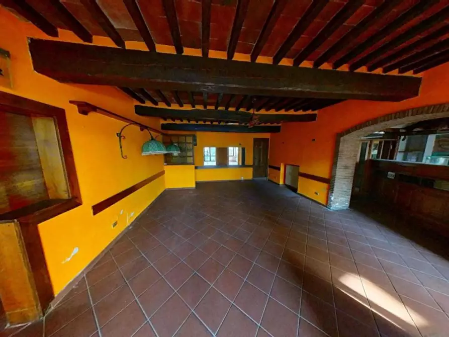 Immagine 2 di Negozio in vendita  in Via Pesciatina, N. 551 C a Lucca