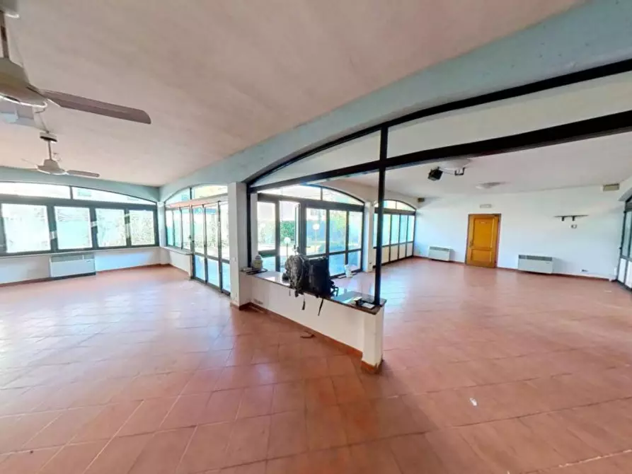 Immagine 4 di Negozio in vendita  in Via Pesciatina, N. 551 C a Lucca