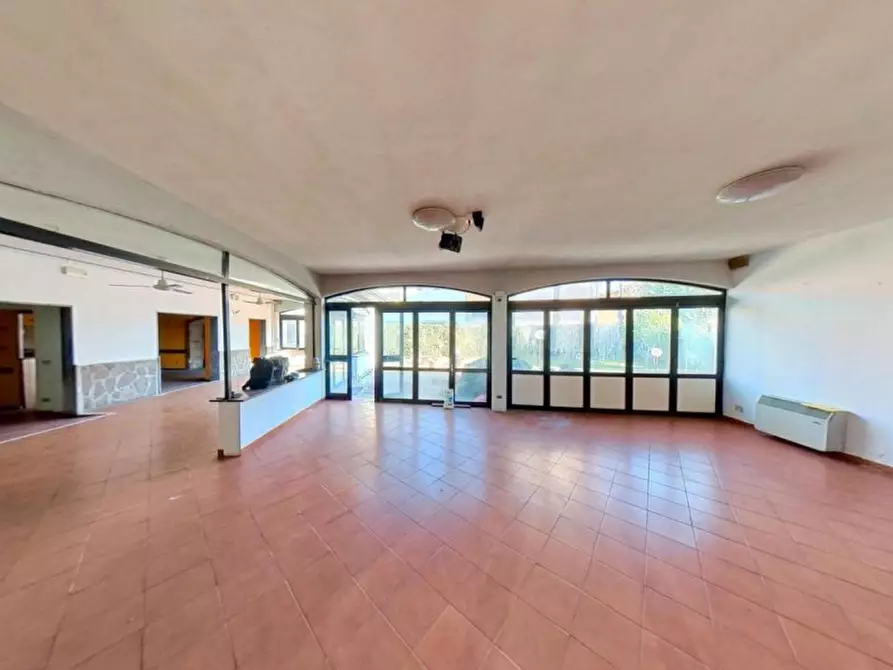 Immagine 5 di Negozio in vendita  in Via Pesciatina, N. 551 C a Lucca