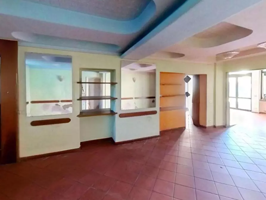 Immagine 10 di Negozio in vendita  in Via Pesciatina, N. 551 C a Lucca