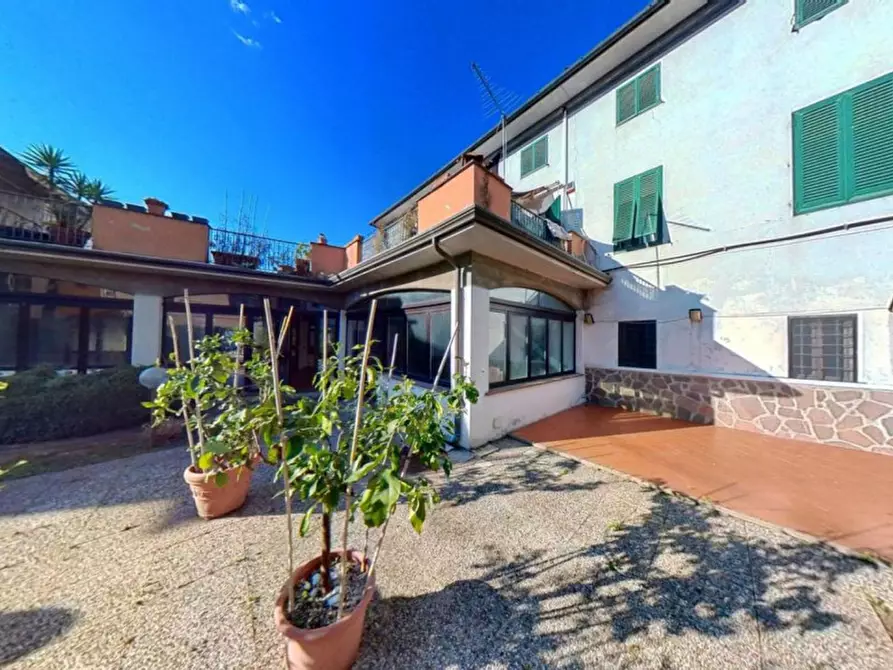 Immagine 11 di Negozio in vendita  in Via Pesciatina, N. 551 C a Lucca