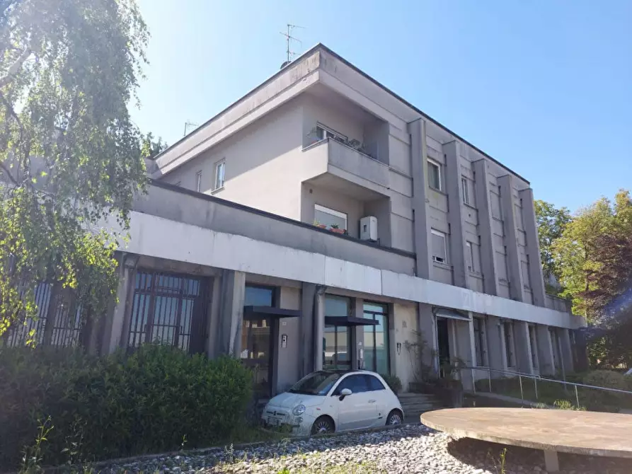 Immagine 1 di Ufficio in vendita  in Via Belvedere, N. 15 a Lipomo