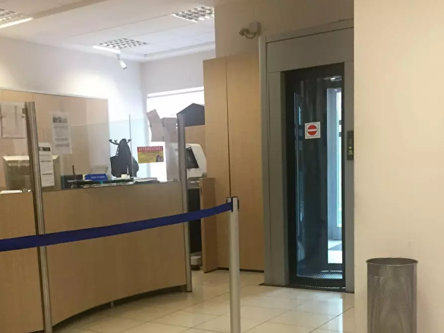Immagine 5 di Ufficio in vendita  in Via Belfiore, N. 15/A a Lecco