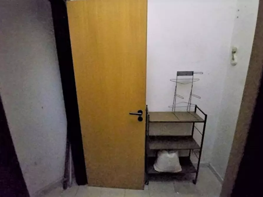 Immagine 11 di Negozio in vendita  in Via Nazionale delle Puglie, N. snc a Casalnuovo Di Napoli