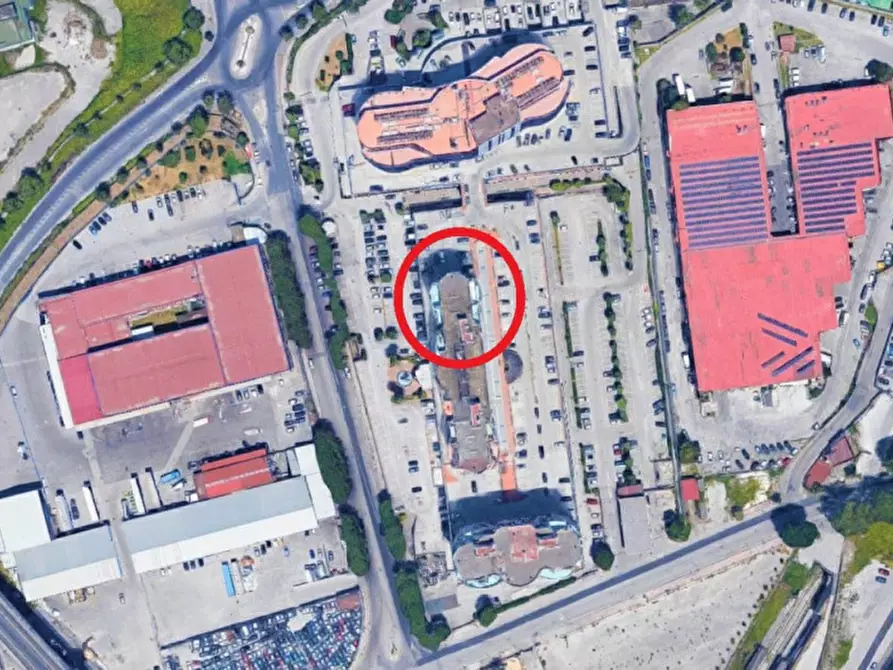 Immagine 22 di Negozio in vendita  in Via Nazionale delle Puglie, N. snc a Casalnuovo Di Napoli