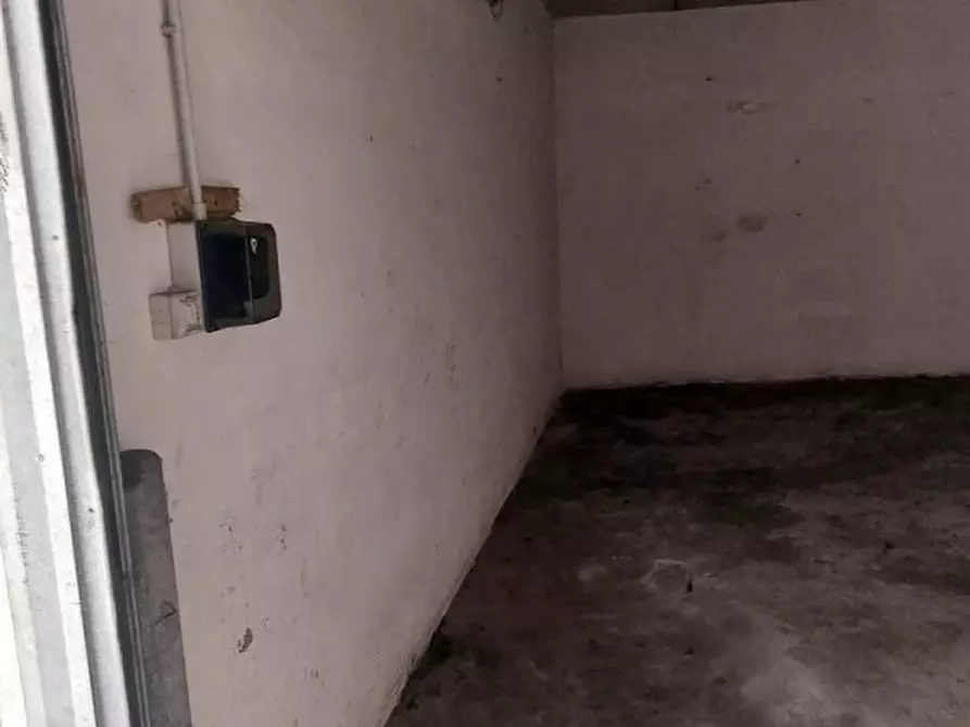 Immagine 3 di Posto auto in vendita  in Via dei Giardinetti, N. 158 a Roma