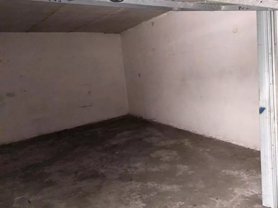 Immagine 4 di Posto auto in vendita  in Via dei Giardinetti, N. 158 a Roma