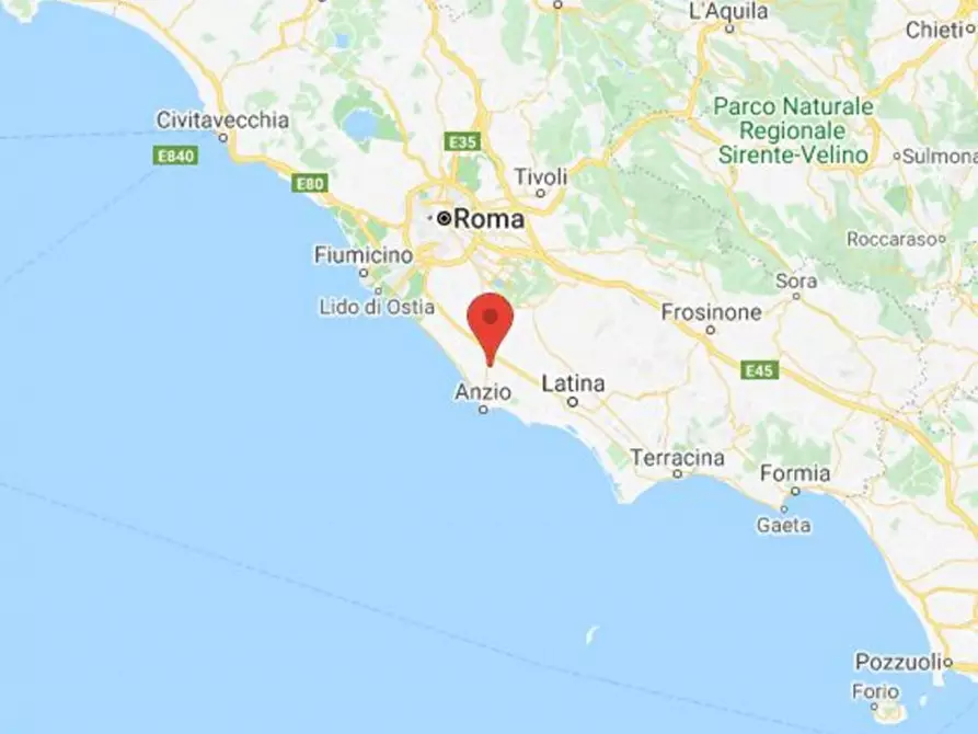 Immagine 14 di Attività commerciale in vendita  in Via Beniamino Gigli, N. 16 a Aprilia