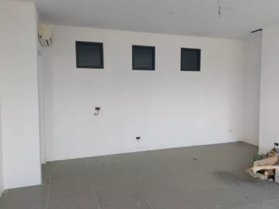 Immagine 5 di Ufficio in vendita  in Via Aldo Moro, N. 10 a Monteriggioni