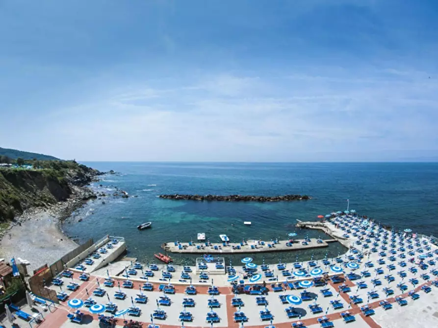 Immagine 13 di Appartamento in vendita  in Via del Littorale, N. 164 a Livorno