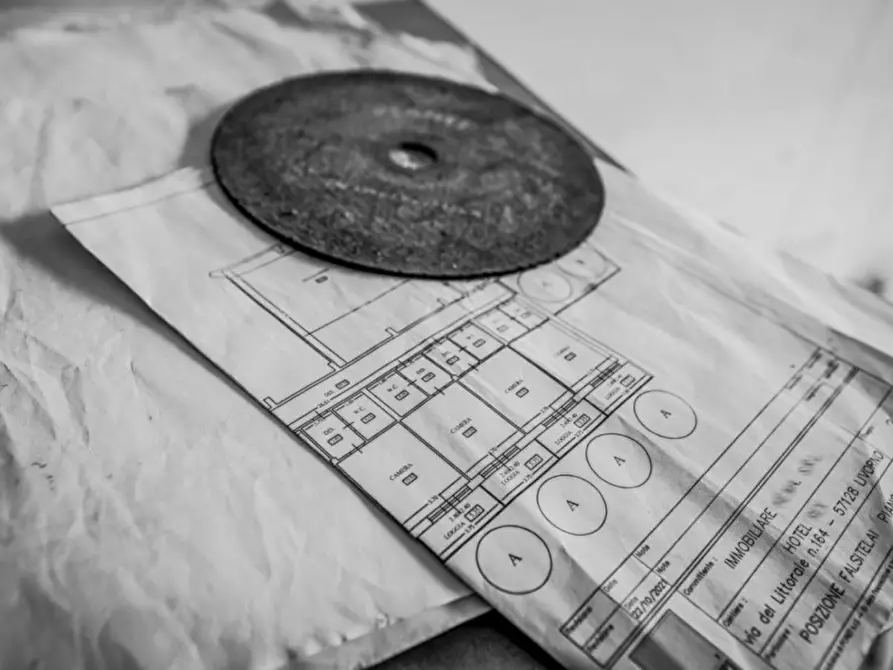 Immagine 21 di Appartamento in vendita  in Via del Littorale, N. 164 a Livorno