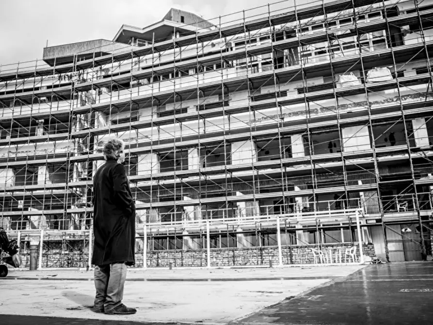 Immagine 23 di Appartamento in vendita  in Via del Littorale, N. 164 a Livorno